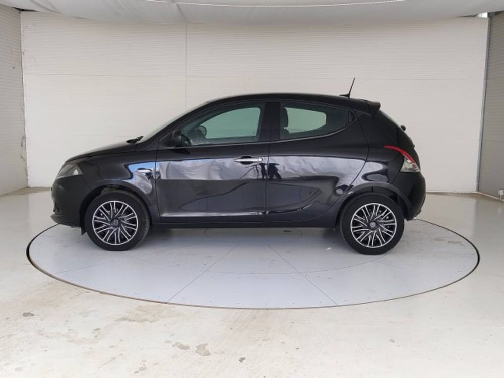 Lancia Ypsilon usata a Teramo (3)