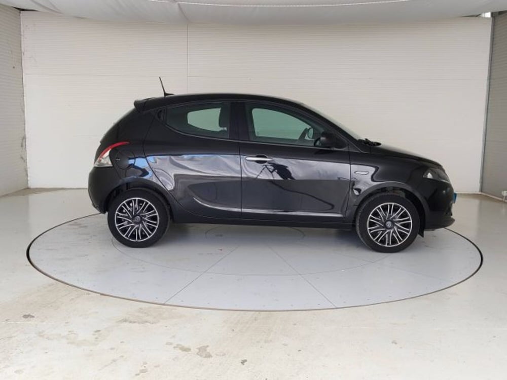 Lancia Ypsilon usata a Teramo (7)