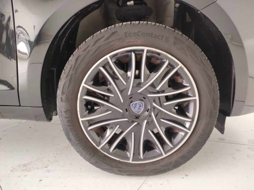 Lancia Ypsilon usata a Teramo (8)