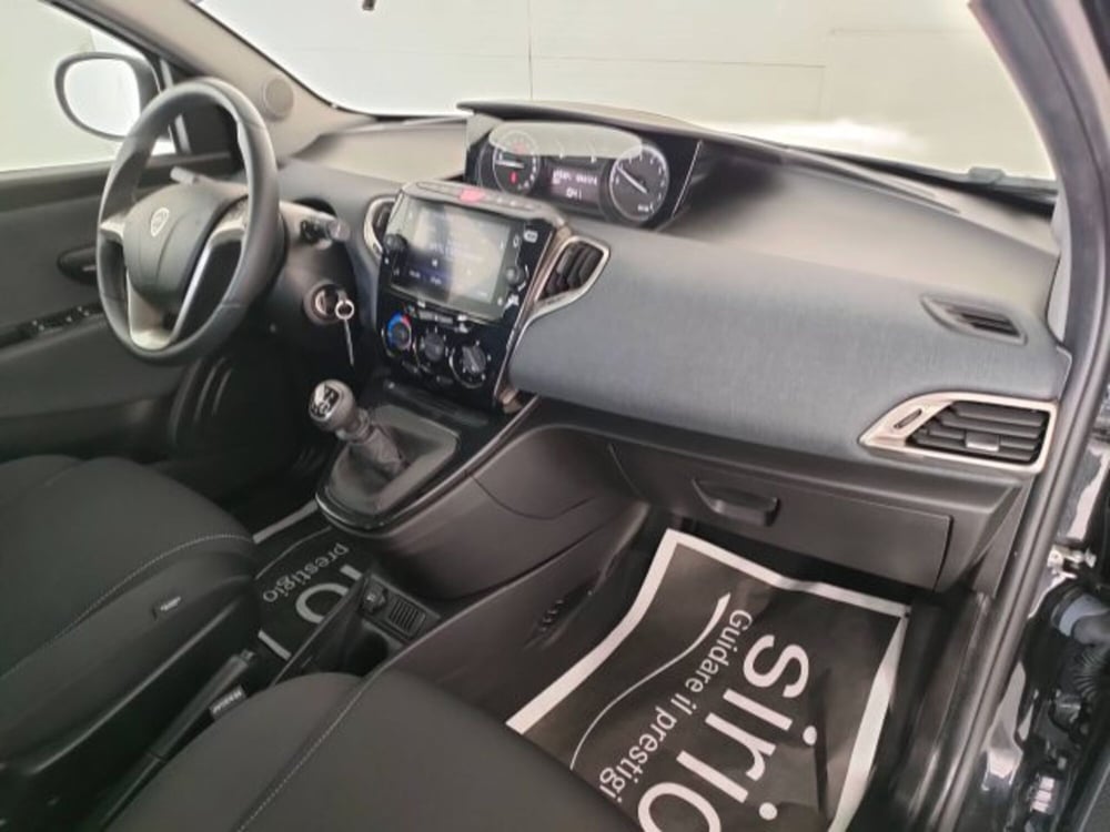 Lancia Ypsilon usata a Teramo (9)