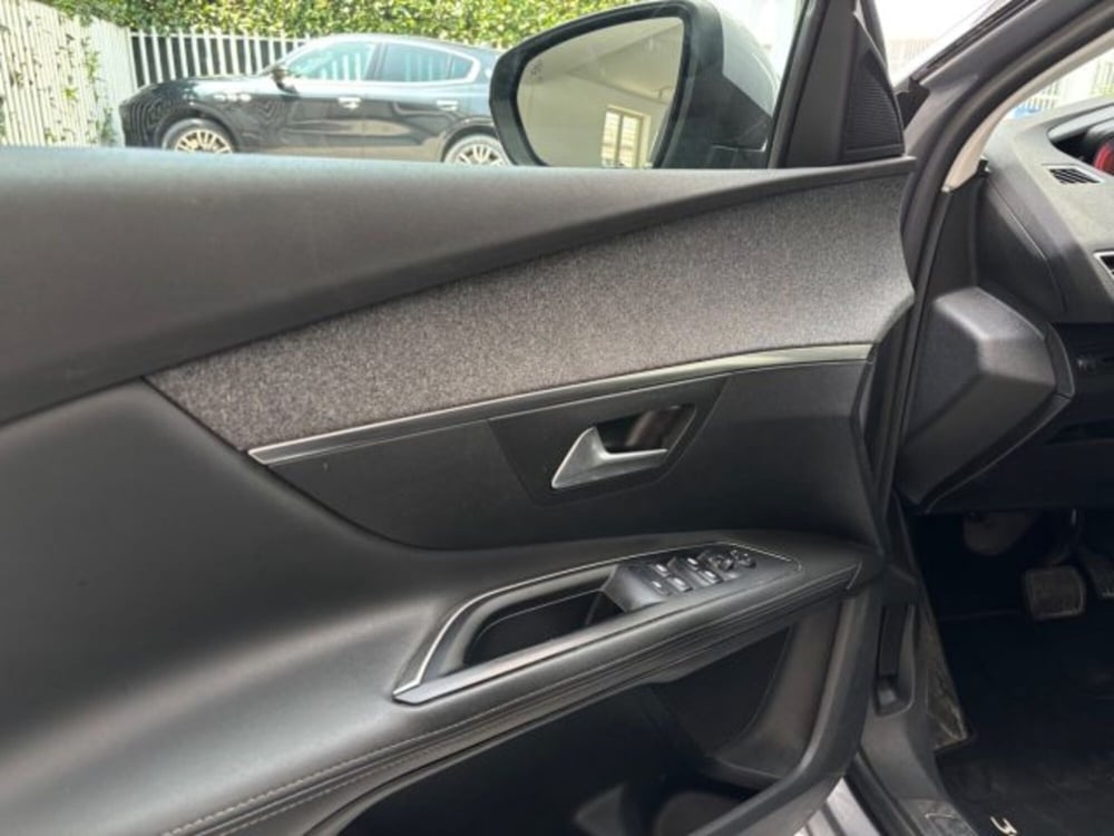 Peugeot 3008 usata a Napoli (15)