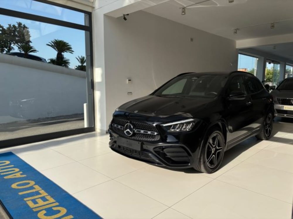 Mercedes-Benz GLA SUV usata a Napoli