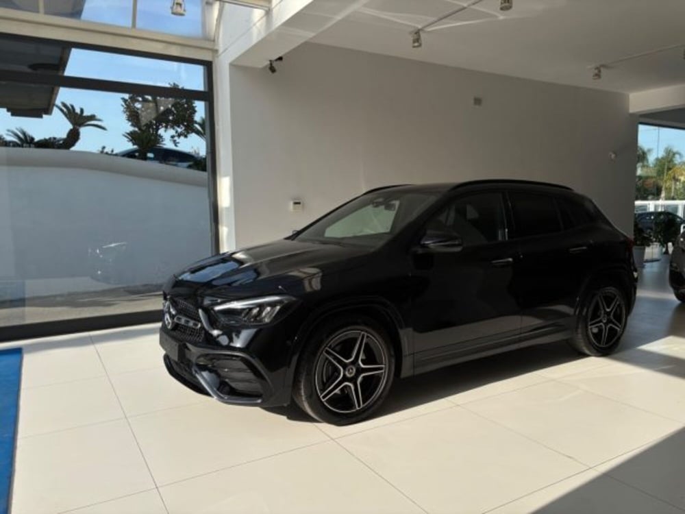 Mercedes-Benz GLA SUV usata a Napoli (10)