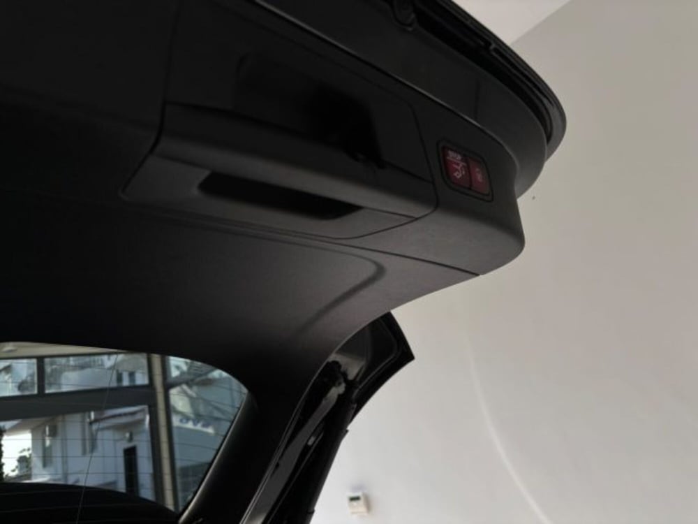 Mercedes-Benz GLA SUV usata a Napoli (16)