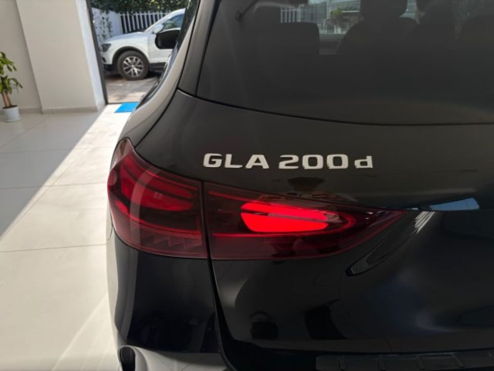 Mercedes-Benz GLA SUV usata a Napoli (18)