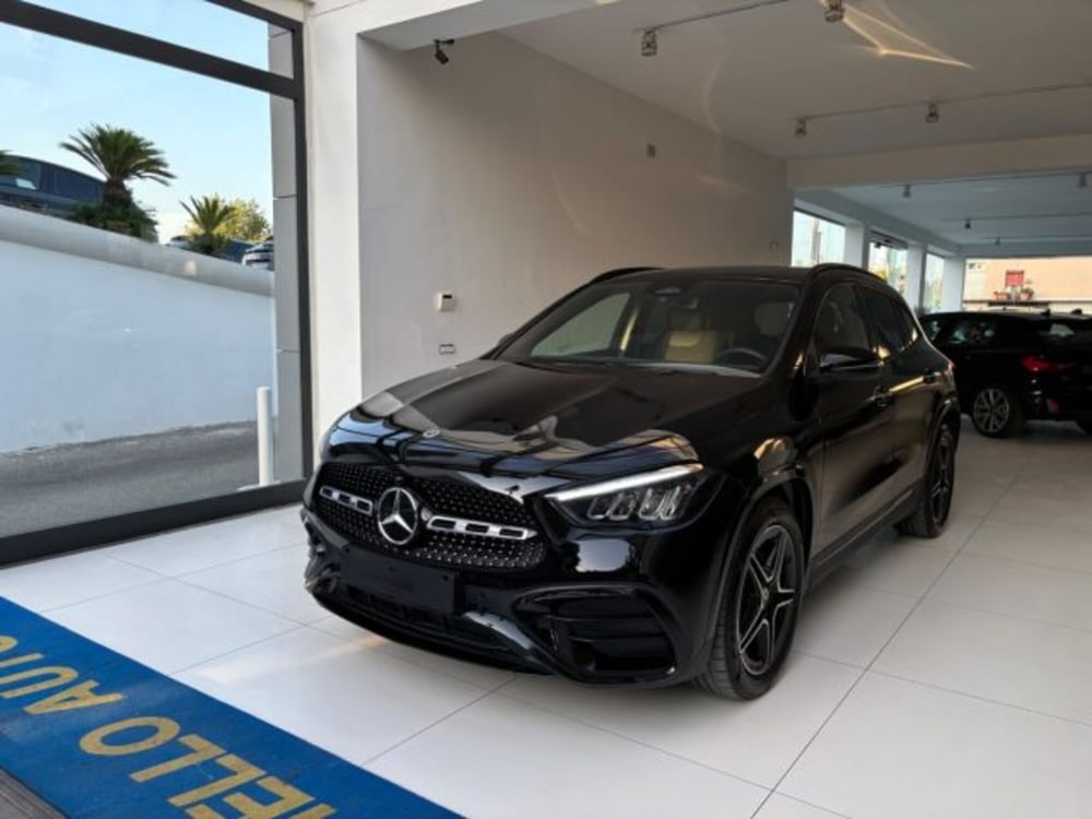 Mercedes-Benz GLA SUV usata a Napoli (19)