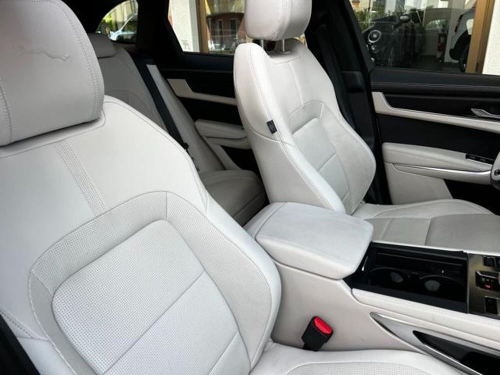 Jaguar F-Pace usata a Bergamo (19)
