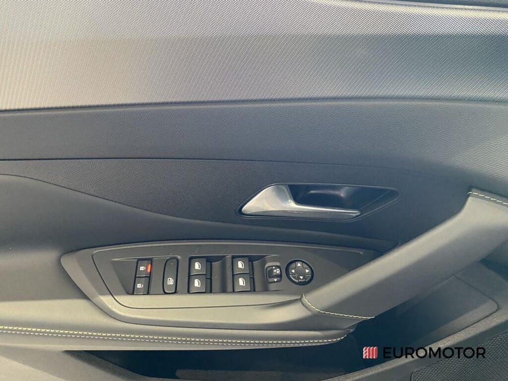Peugeot 308 nuova a Bari (13)