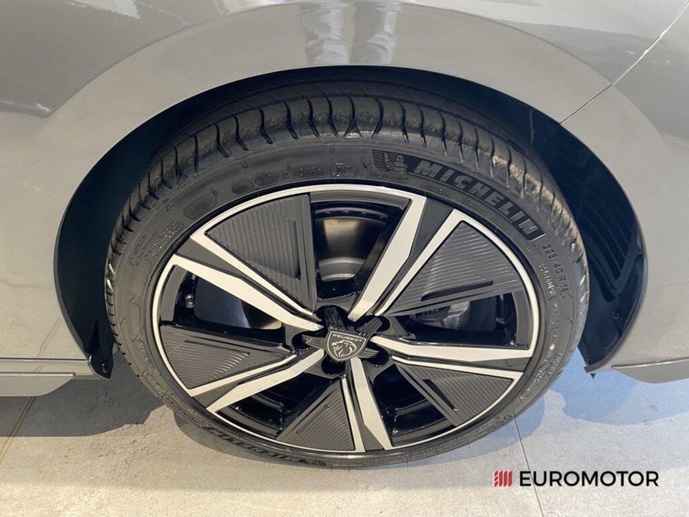 Peugeot 308 nuova a Bari (5)