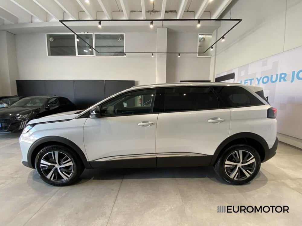 Peugeot 5008 nuova a Bari (10)