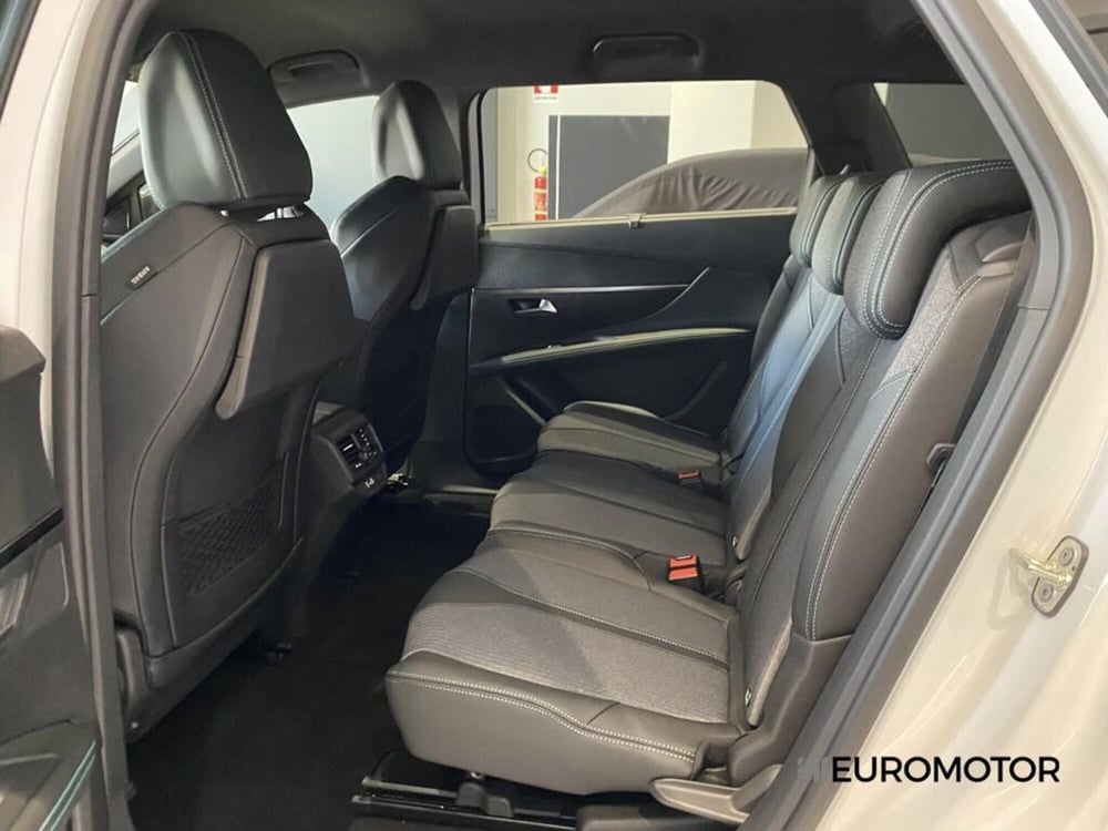 Peugeot 5008 nuova a Bari (14)