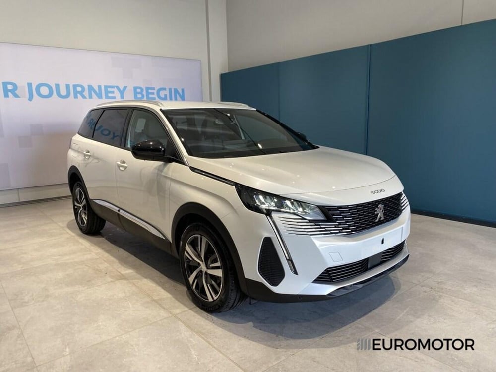 Peugeot 5008 nuova a Bari (3)