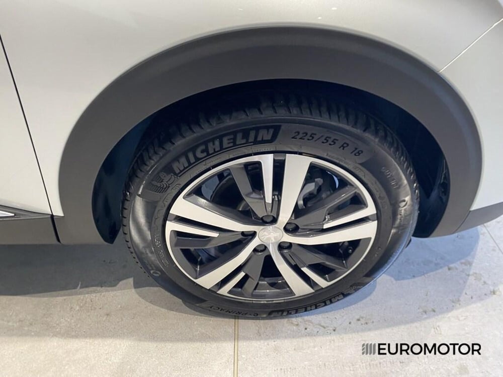 Peugeot 5008 nuova a Bari (5)