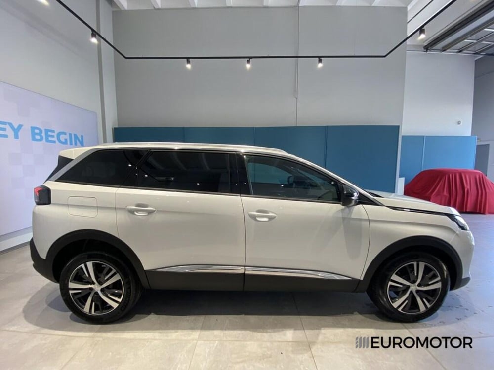 Peugeot 5008 nuova a Bari (6)