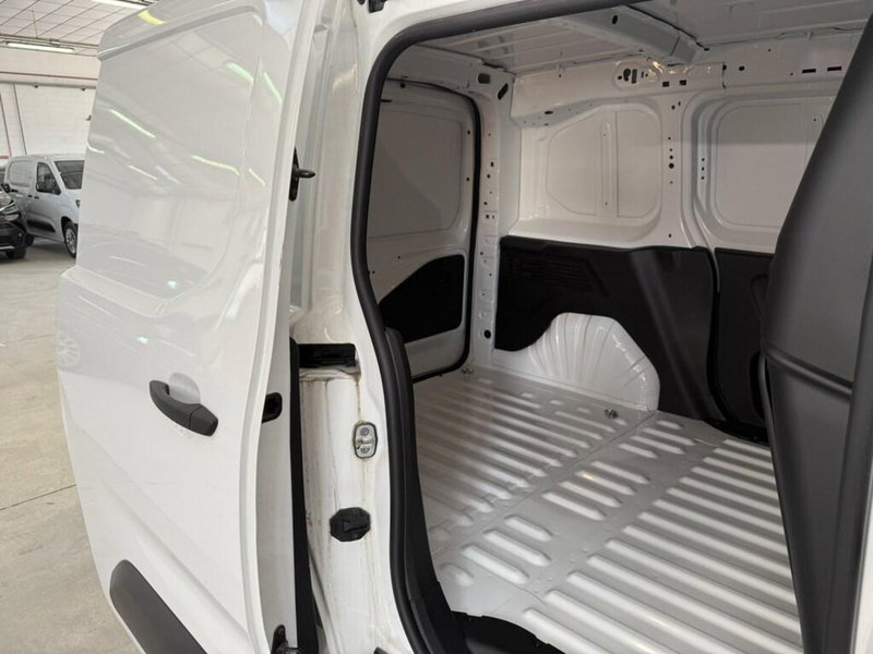 Toyota Proace City Furgone nuova a Monza e Brianza (10)