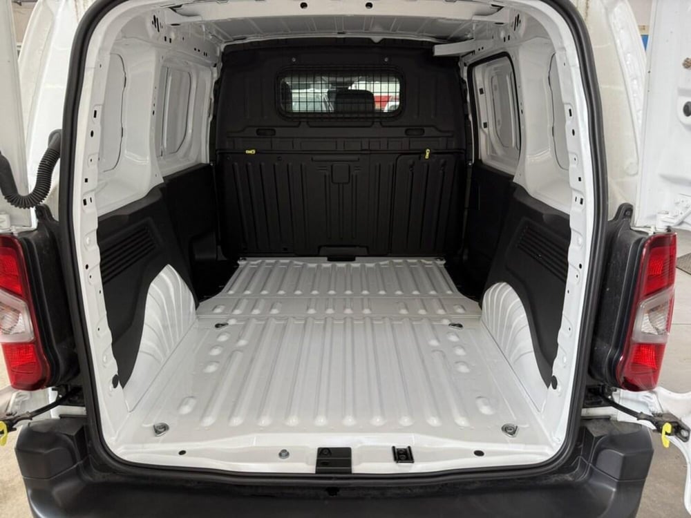 Toyota Proace City Furgone nuova a Monza e Brianza (11)