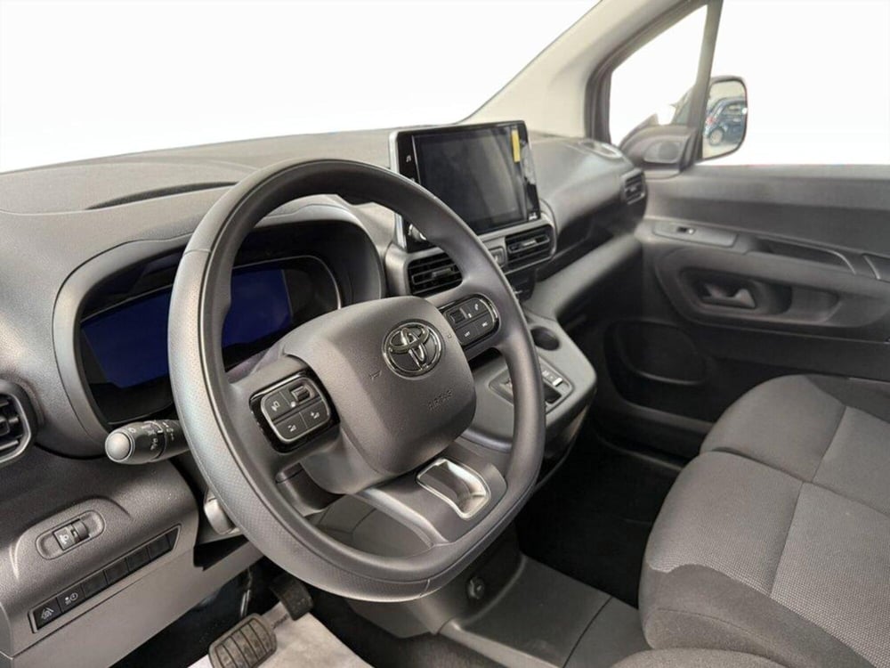 Toyota Proace City Furgone nuova a Monza e Brianza (12)
