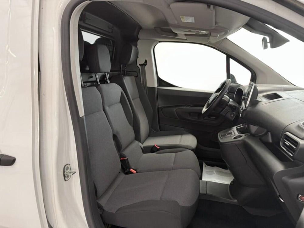 Toyota Proace City Furgone nuova a Monza e Brianza (9)