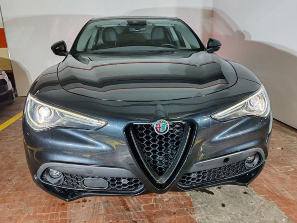 Alfa Romeo Stelvio usata a Torino (2)