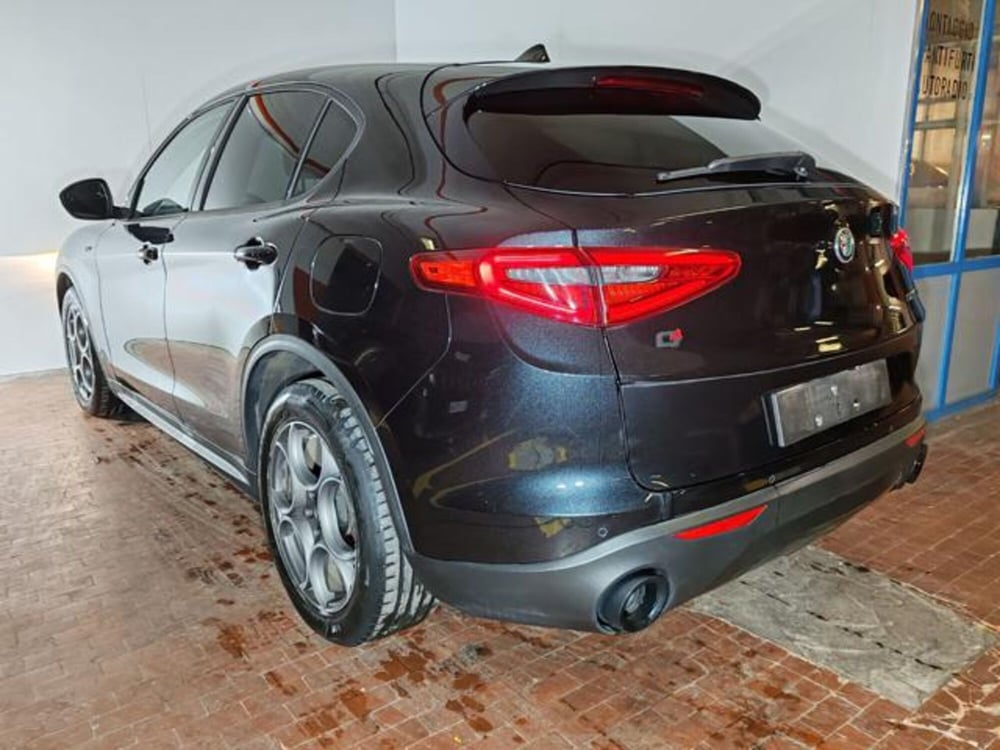 Alfa Romeo Stelvio usata a Torino (4)