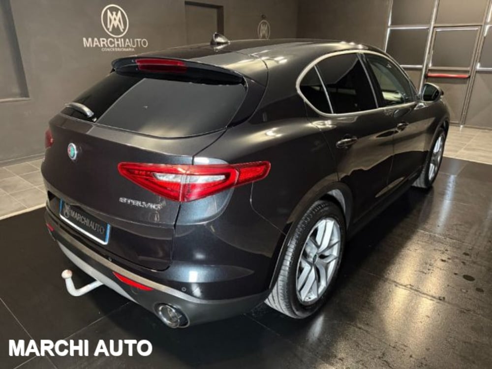 Alfa Romeo Stelvio usata a Perugia (5)