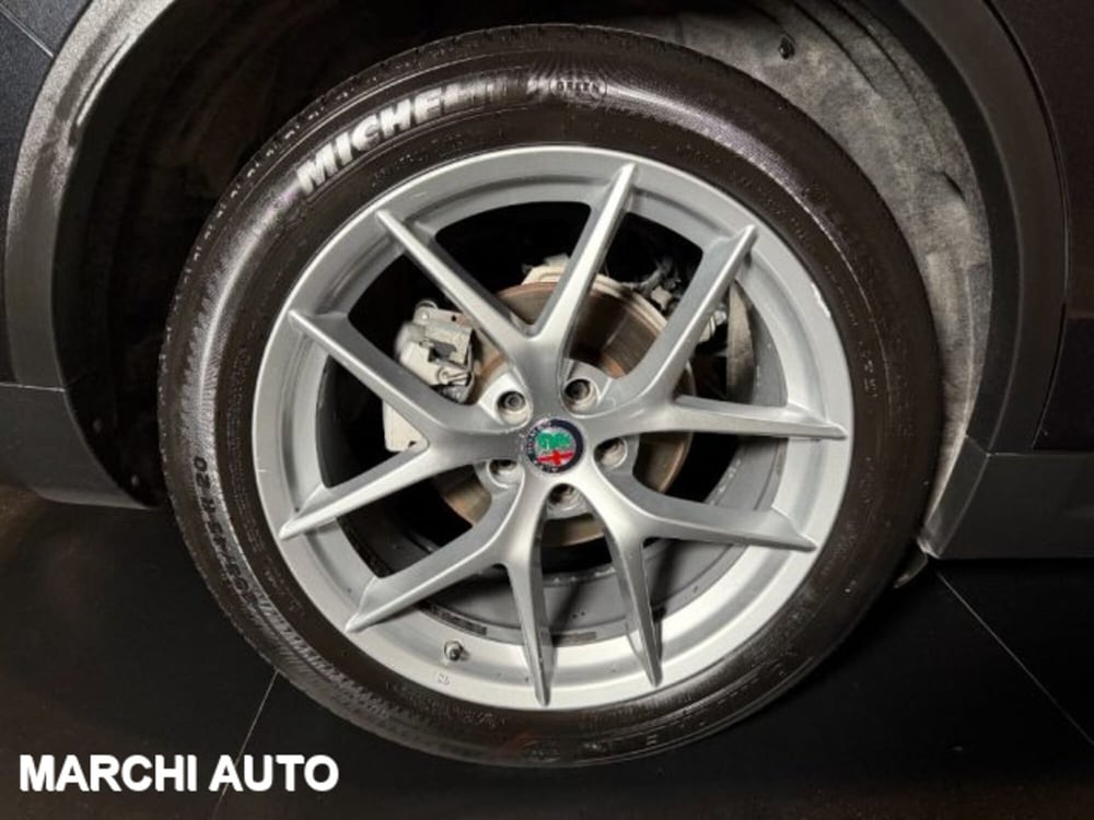 Alfa Romeo Stelvio usata a Perugia (9)