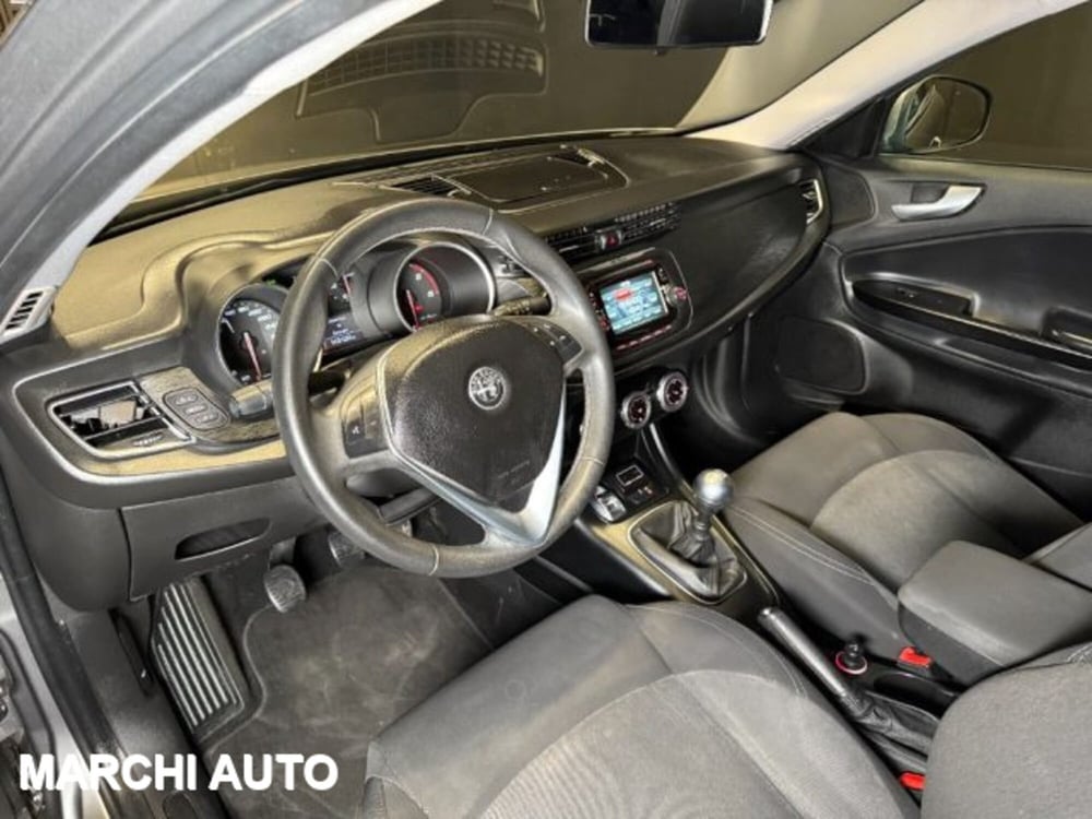 Alfa Romeo Giulietta usata a Perugia (10)