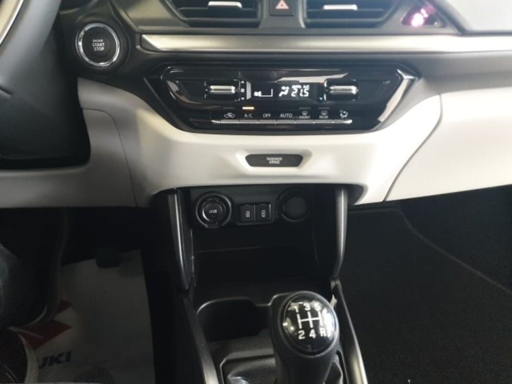 Suzuki Swift nuova a Reggio Emilia (12)