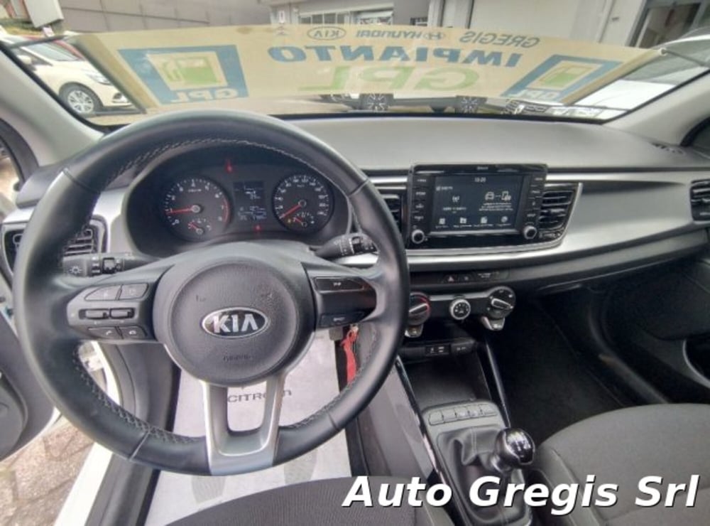 Kia Rio usata a Milano (12)