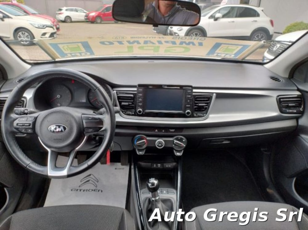 Kia Rio usata a Milano (14)