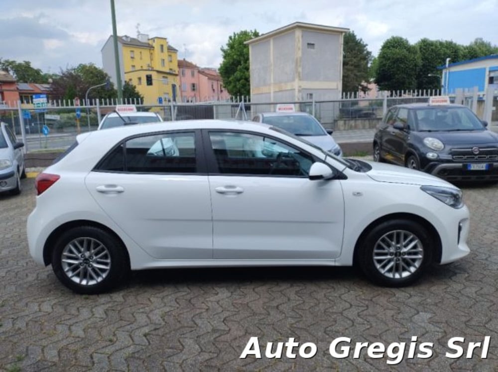 Kia Rio usata a Milano (6)