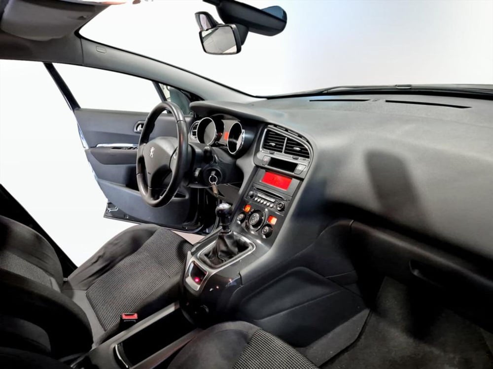 Peugeot 5008 usata a Padova (14)