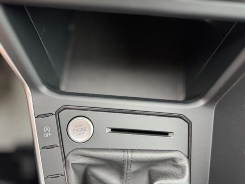 Volkswagen Taigo nuova a Milano (12)