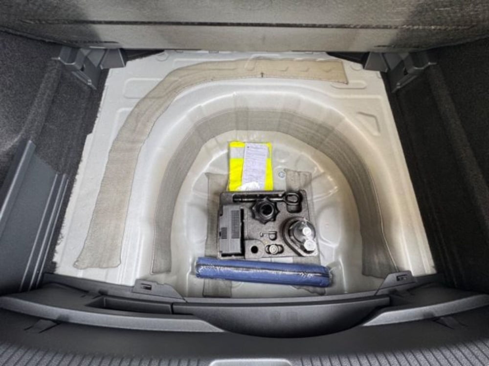 Volkswagen Taigo nuova a Milano (18)