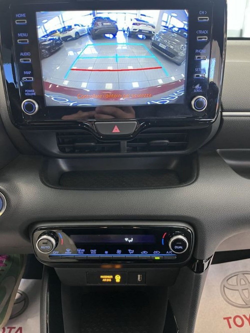 Toyota Yaris usata a Prato (11)