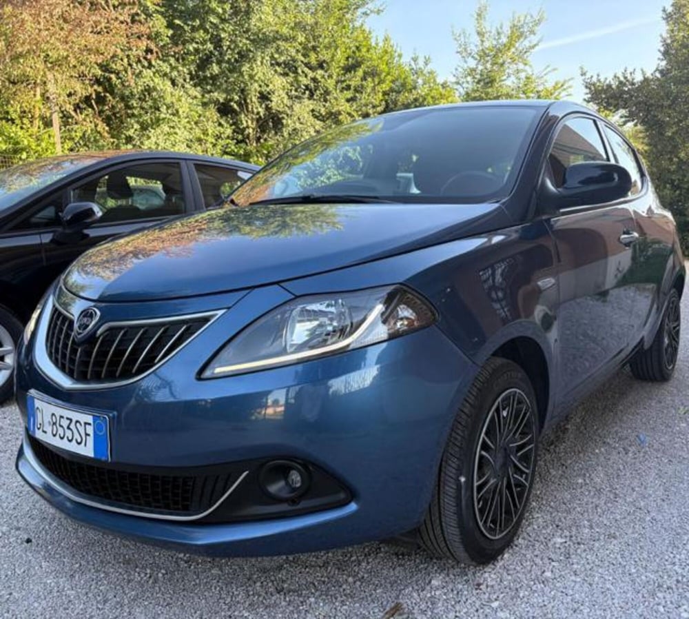 Lancia Ypsilon usata a Roma