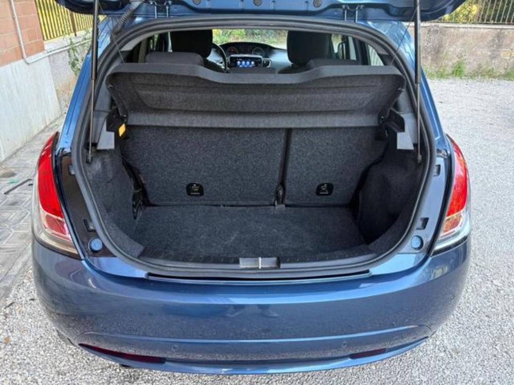 Lancia Ypsilon usata a Roma (11)