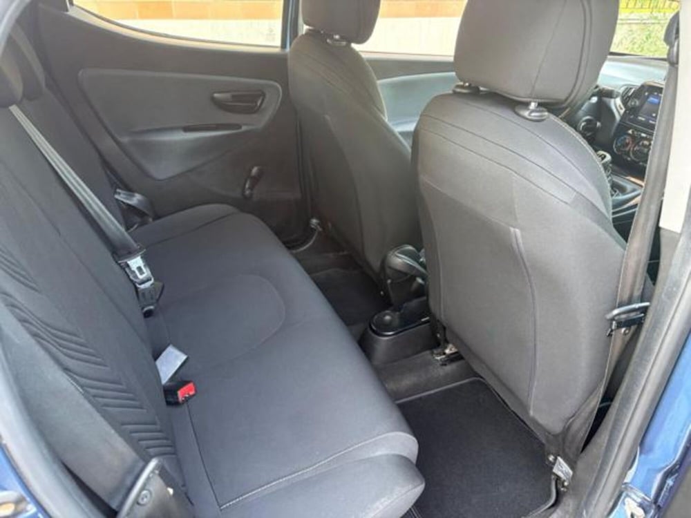 Lancia Ypsilon usata a Roma (14)