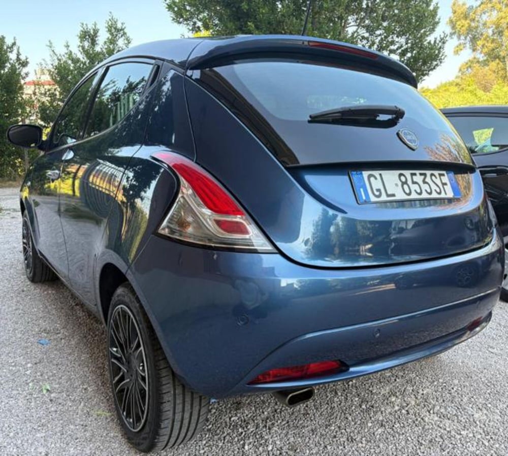 Lancia Ypsilon usata a Roma (3)