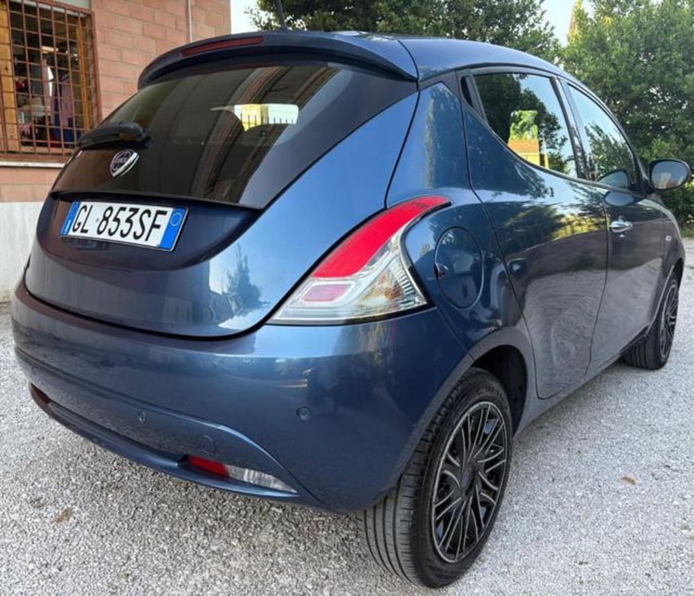 Lancia Ypsilon usata a Roma (5)