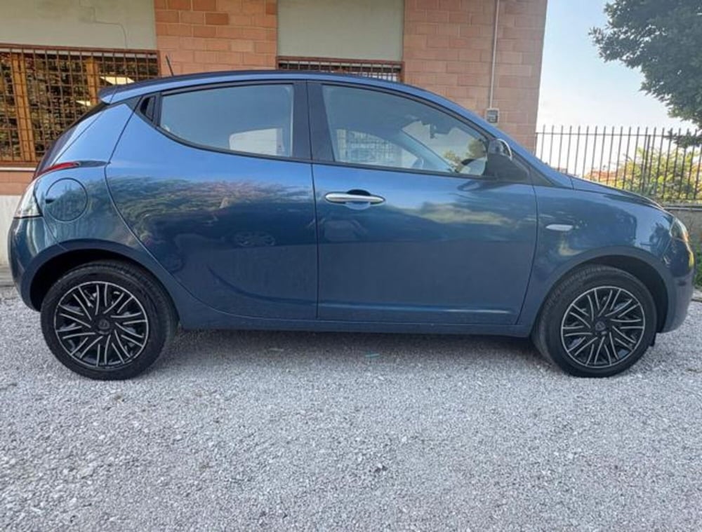 Lancia Ypsilon usata a Roma (6)