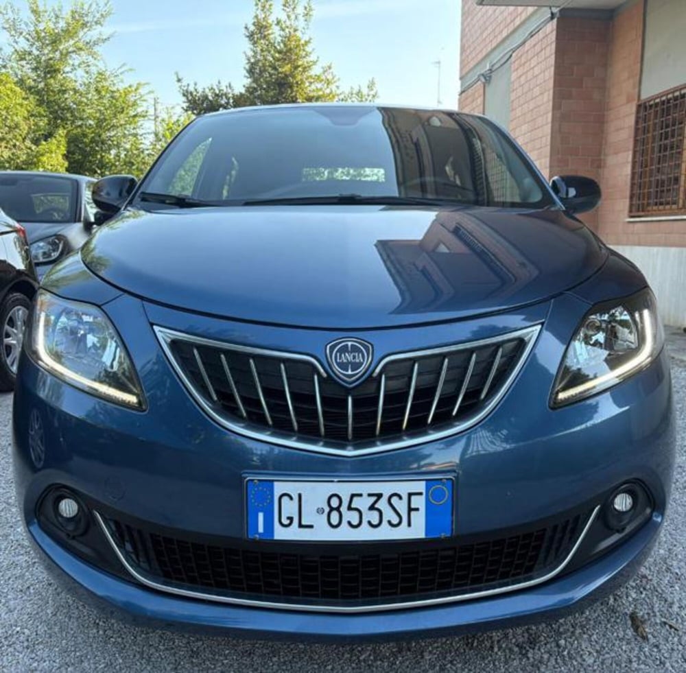 Lancia Ypsilon usata a Roma (8)
