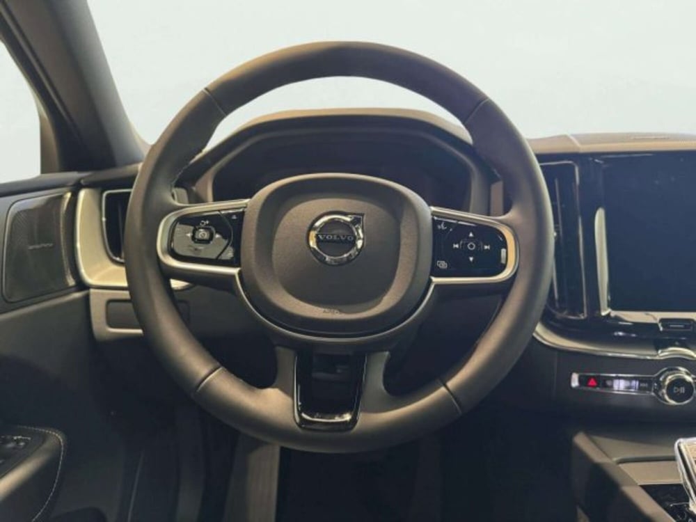 Volvo XC60 nuova a Firenze (15)