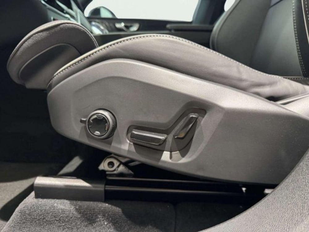 Volvo XC60 nuova a Firenze (16)