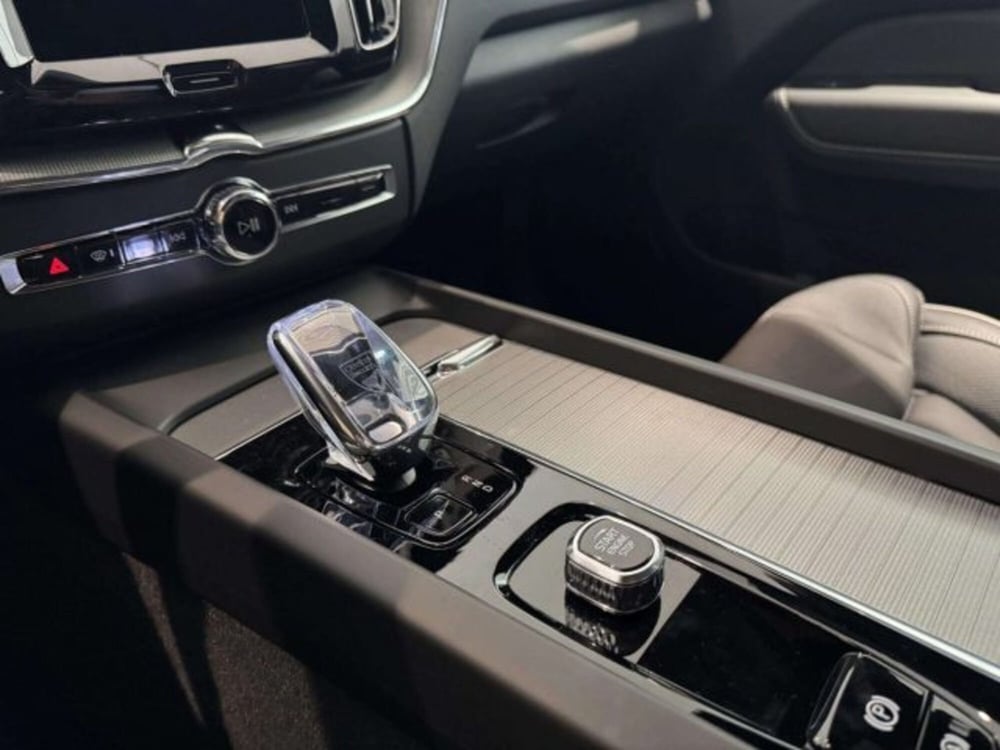 Volvo XC60 nuova a Firenze (17)