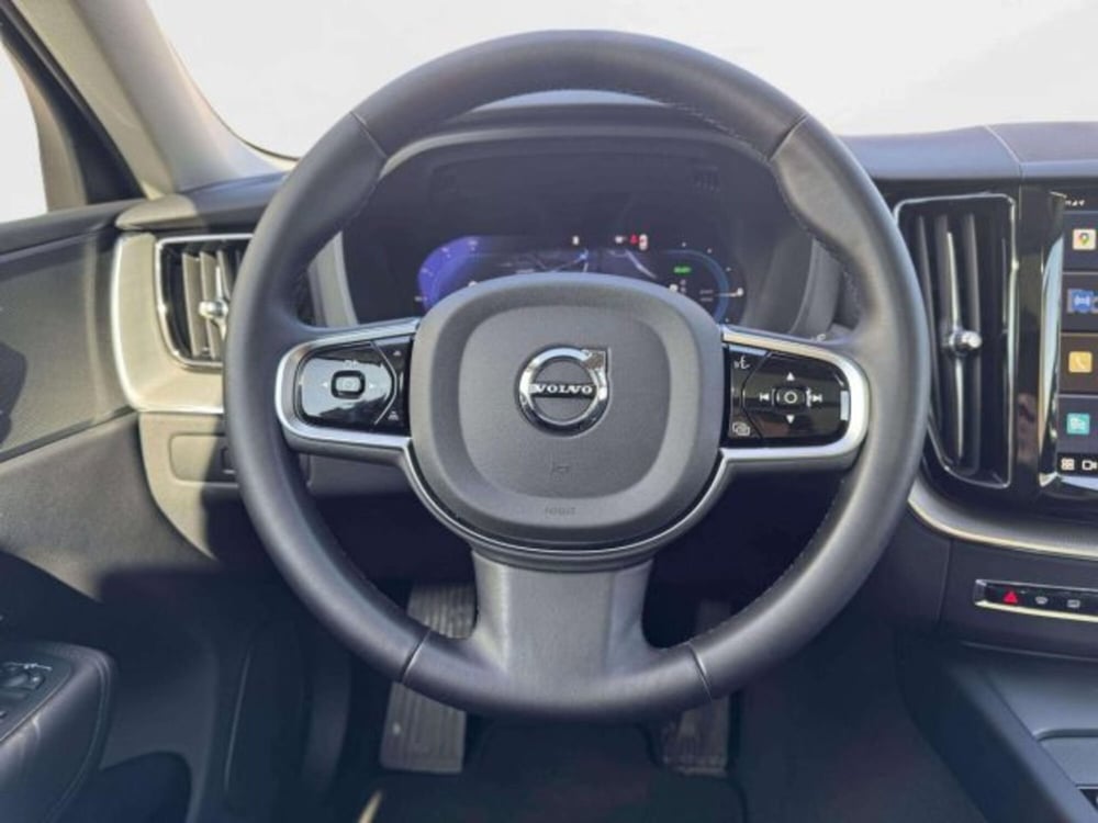 Volvo XC60 nuova a Firenze (16)