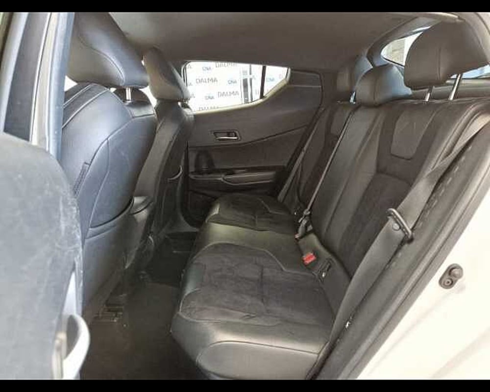 Toyota Toyota C-HR usata a Milano (13)