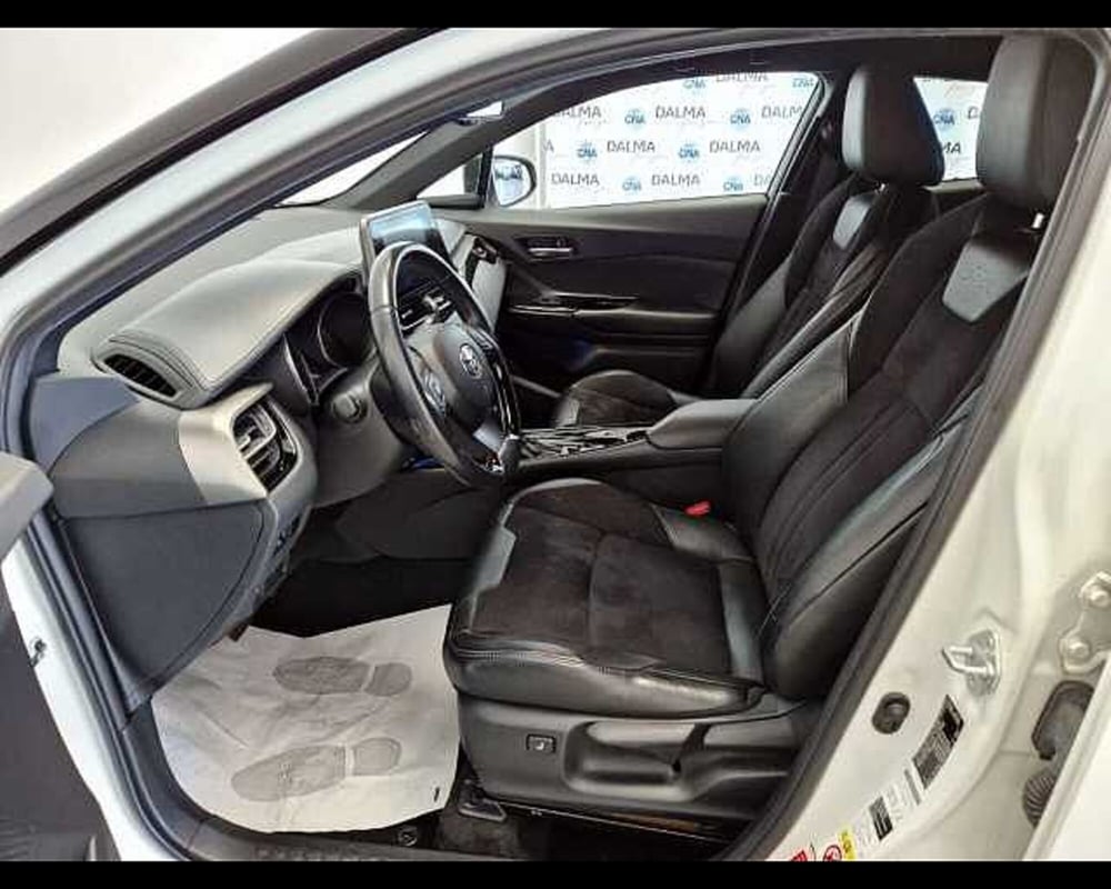 Toyota Toyota C-HR usata a Milano (6)