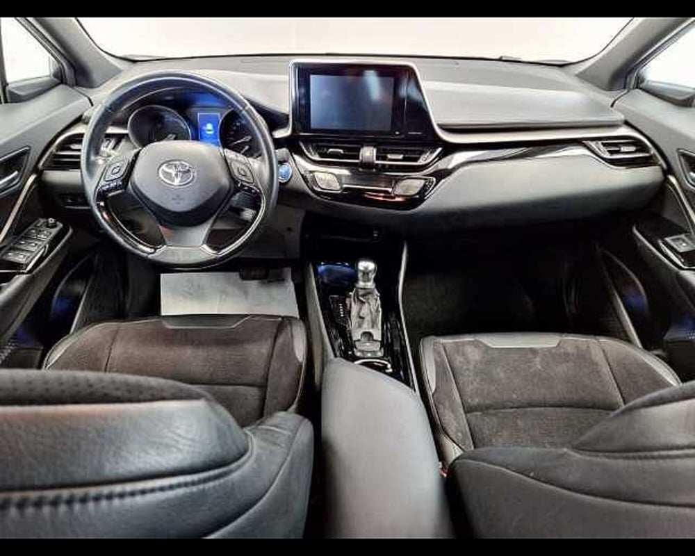 Toyota Toyota C-HR usata a Milano (7)