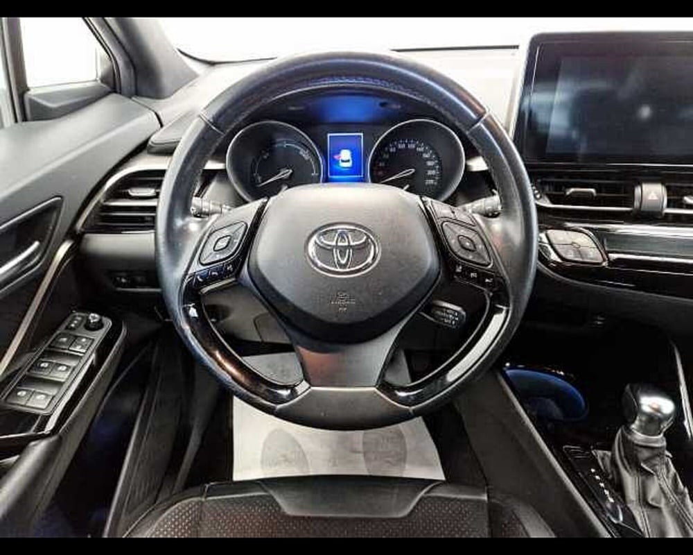 Toyota Toyota C-HR usata a Milano (8)